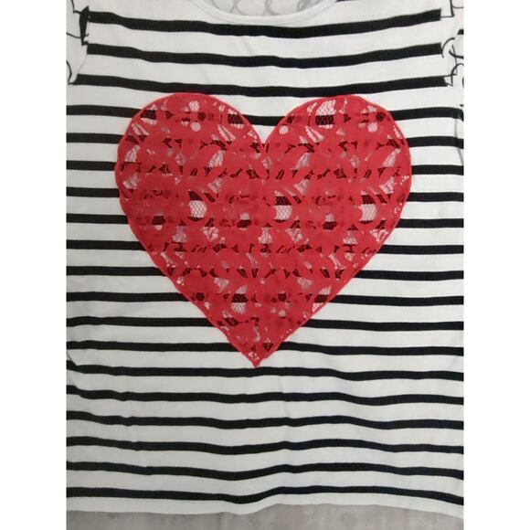 ELLE Cap Sleeve Lace Heart Scoop Neckline Women's Top - Picture 4 of 10